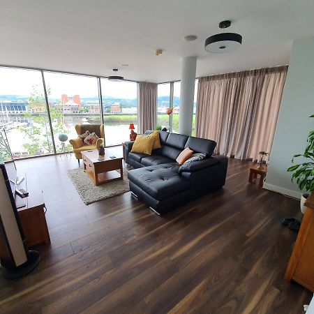 Luxury Apartment Marina Views At Titanic Quarter Belfast Bagian luar foto