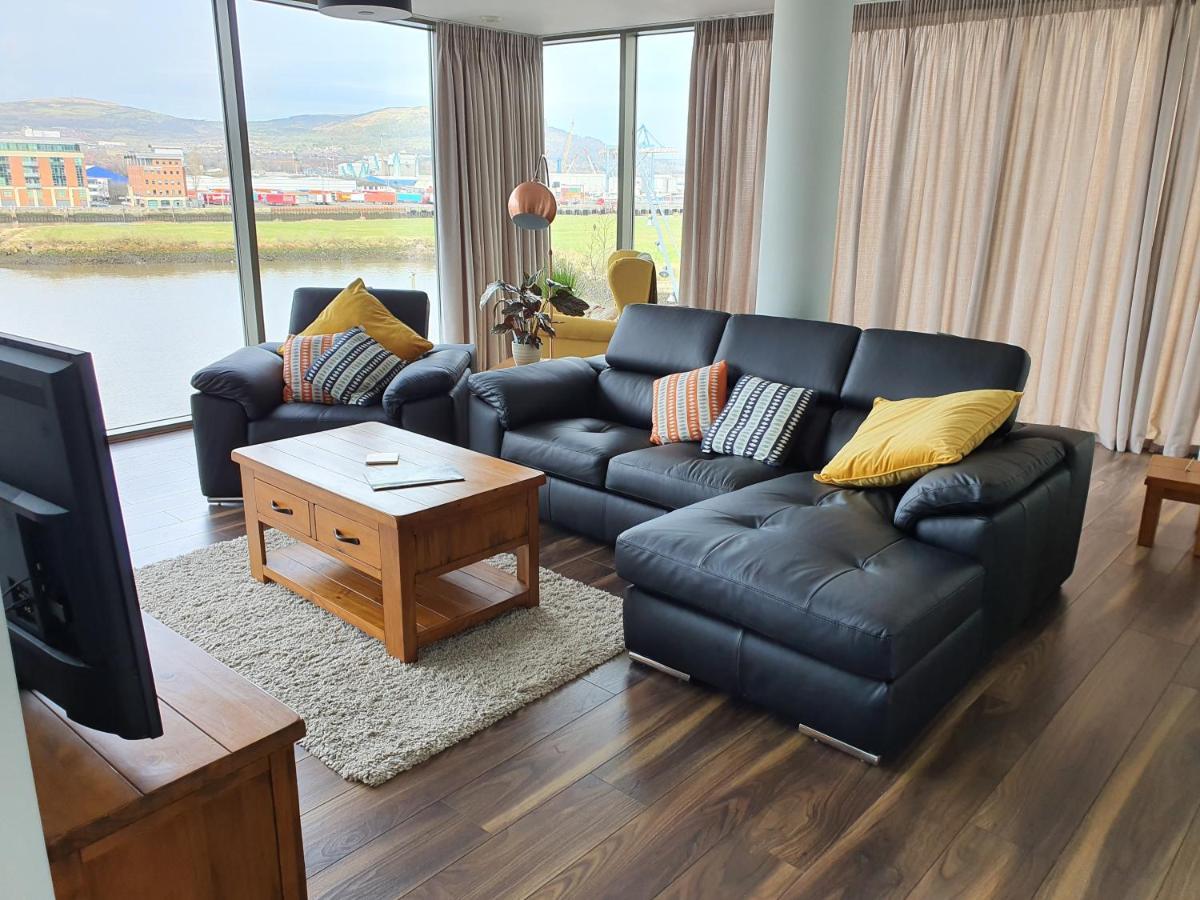 Luxury Apartment Marina Views At Titanic Quarter Belfast Bagian luar foto