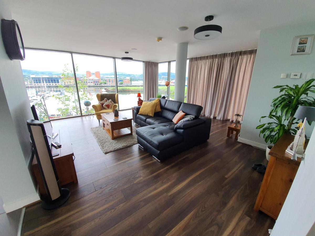 Luxury Apartment Marina Views At Titanic Quarter Belfast Bagian luar foto