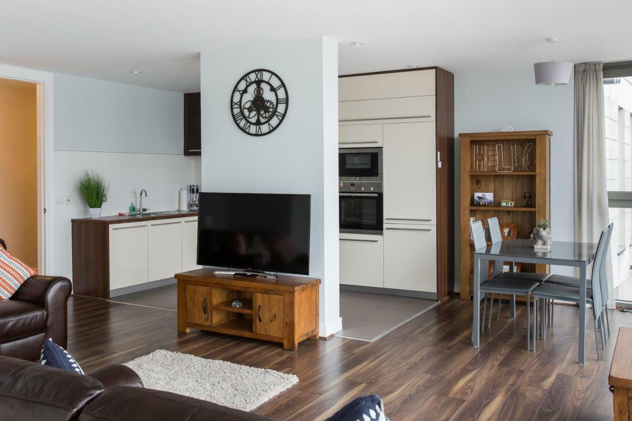 Luxury Apartment Marina Views At Titanic Quarter Belfast Bagian luar foto