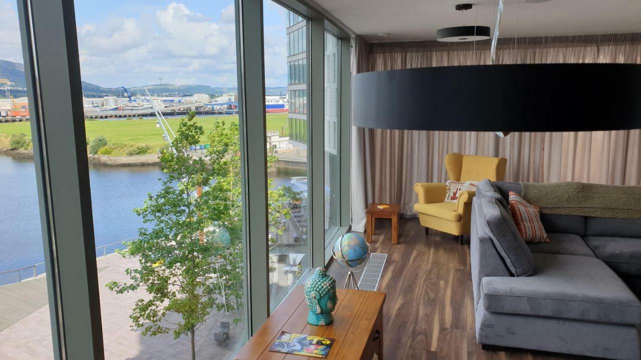 Luxury Apartment Marina Views At Titanic Quarter Belfast Bagian luar foto