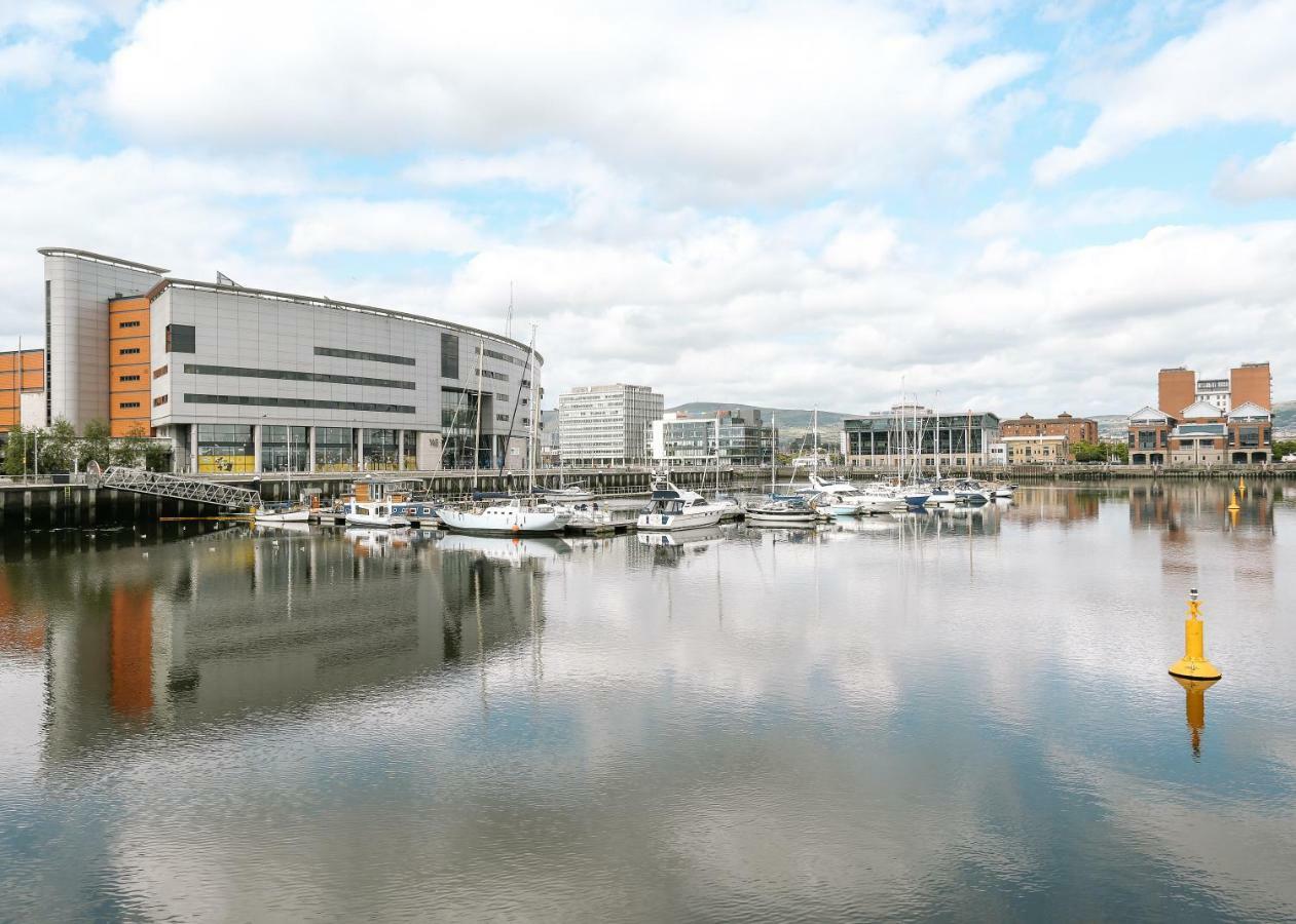 Luxury Apartment Marina Views At Titanic Quarter Belfast Bagian luar foto