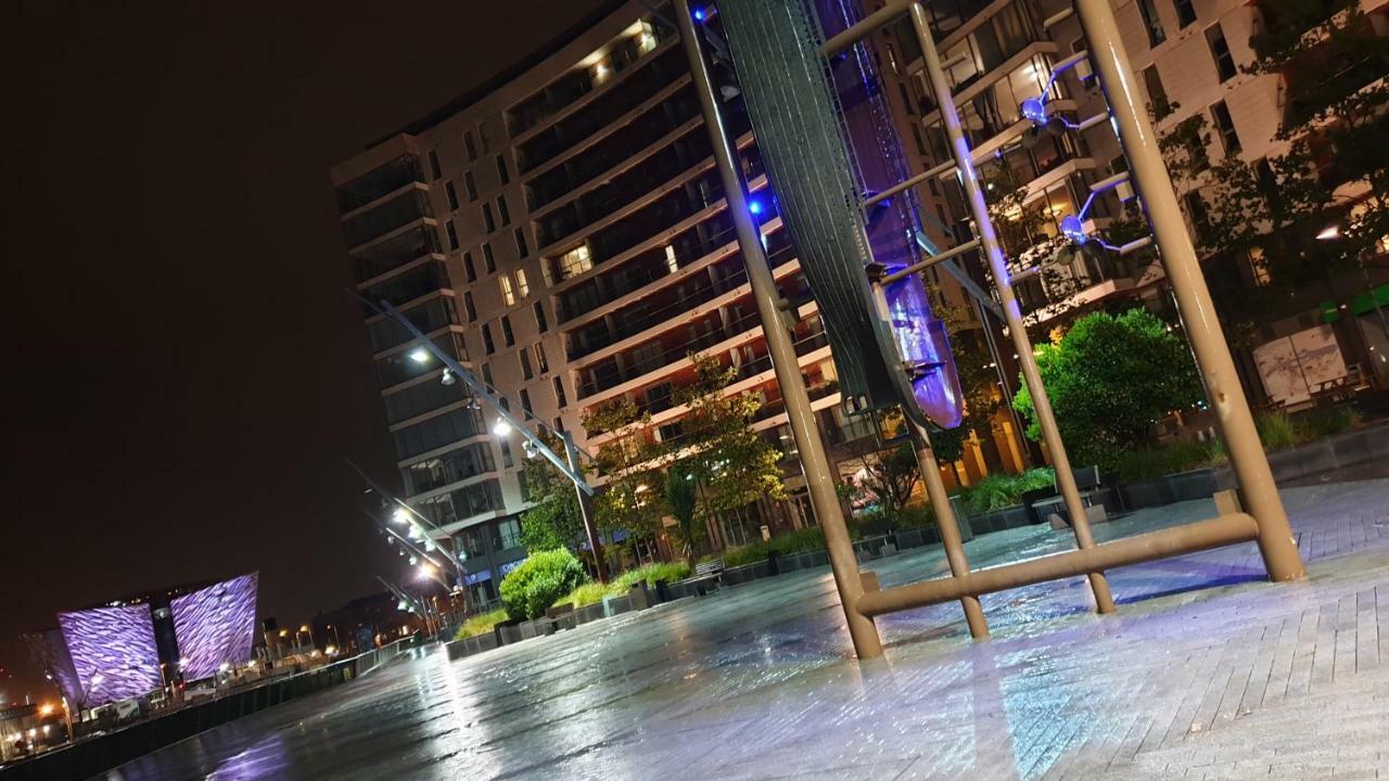 Luxury Apartment Marina Views At Titanic Quarter Belfast Bagian luar foto